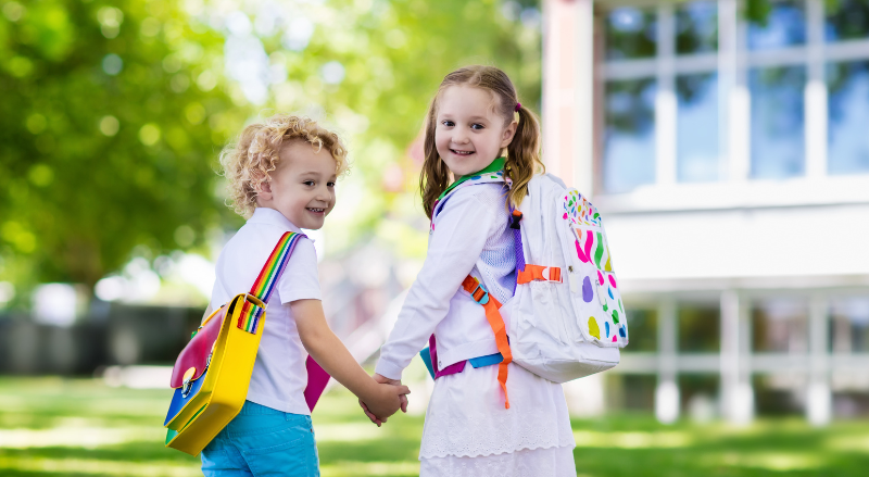 Powrót do szkoły z uśmiechem. Jak przygotować dziecko z implantem ślimakowym do nowego roku szkolnego ze SmartEar